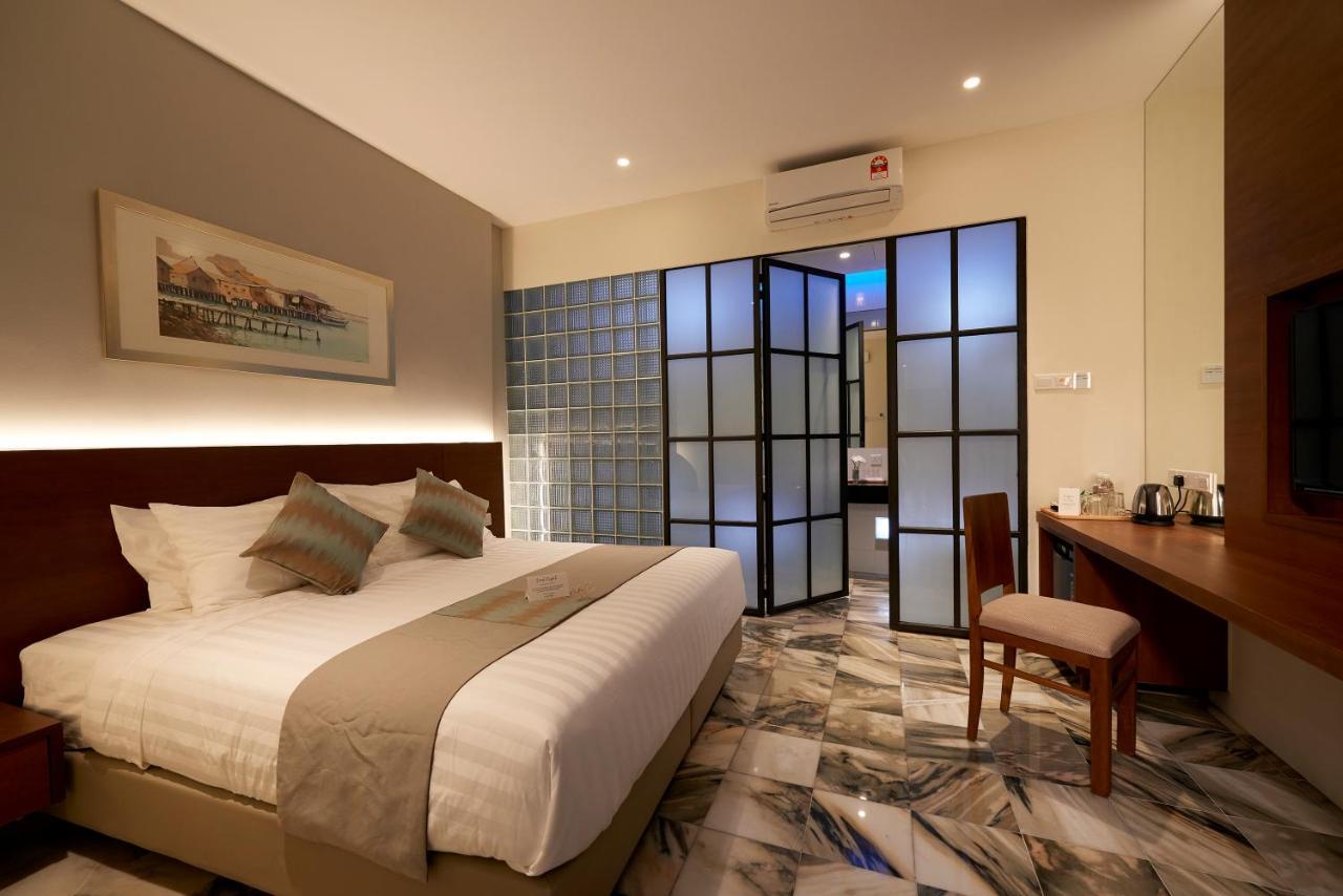 Macalister Terraces Hotel 4*